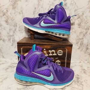 Pre-owned 2011/2012 nike LeBron 9